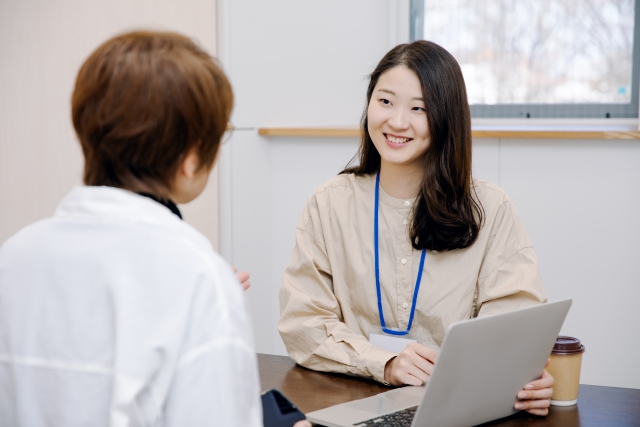 部下を褒めるときのコツを知ろう。やる気を引き出すほめ方が大切！