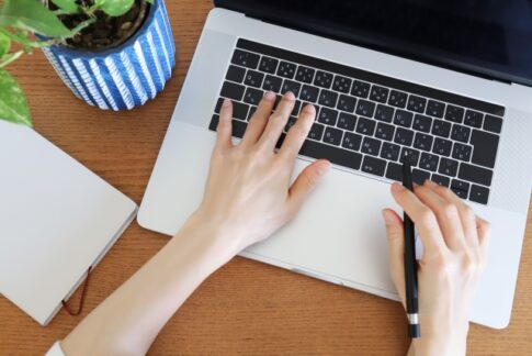 今の職場で働くことへの違和感は、人生の方向性を見つめ直す大切なサイン